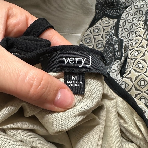 Very J women’s dress medium beige black Maxi long Geometric pattern Sheer boho - Picture 4 of 4